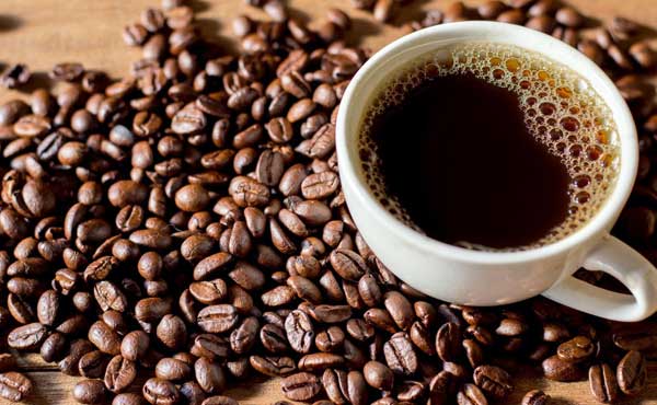 caffeina benefici e effetti negativi